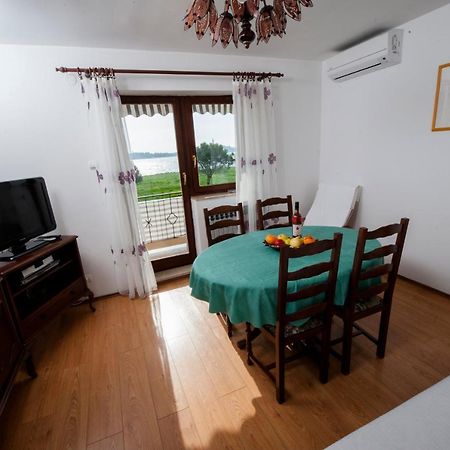 Apartments Val Mari - Laguna Ровин Екстериор снимка