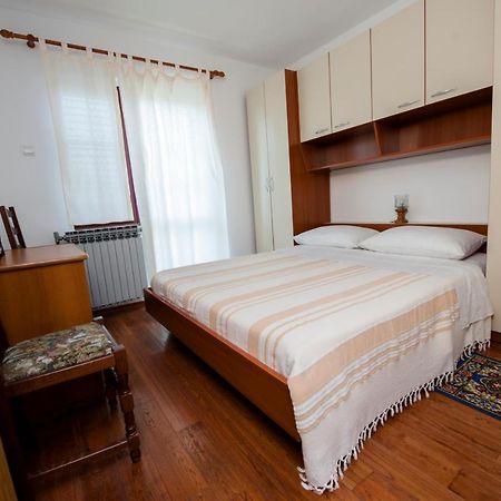 Apartments Val Mari - Laguna Ровин Екстериор снимка
