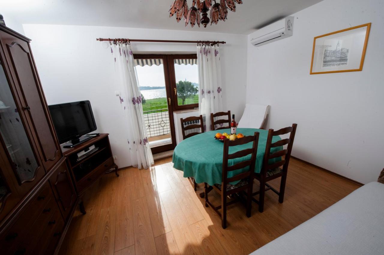 Apartments Val Mari - Laguna Ровин Екстериор снимка