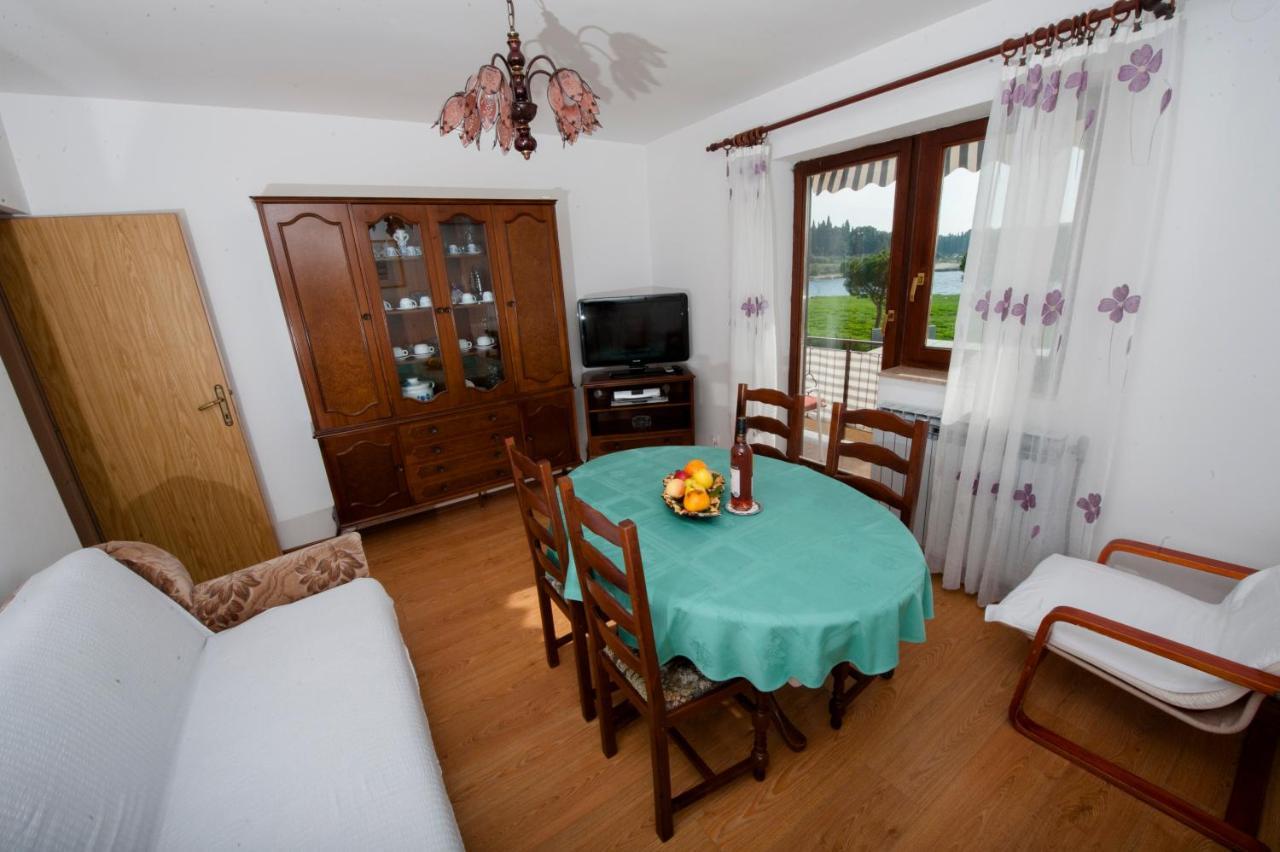 Apartments Val Mari - Laguna Ровин Екстериор снимка