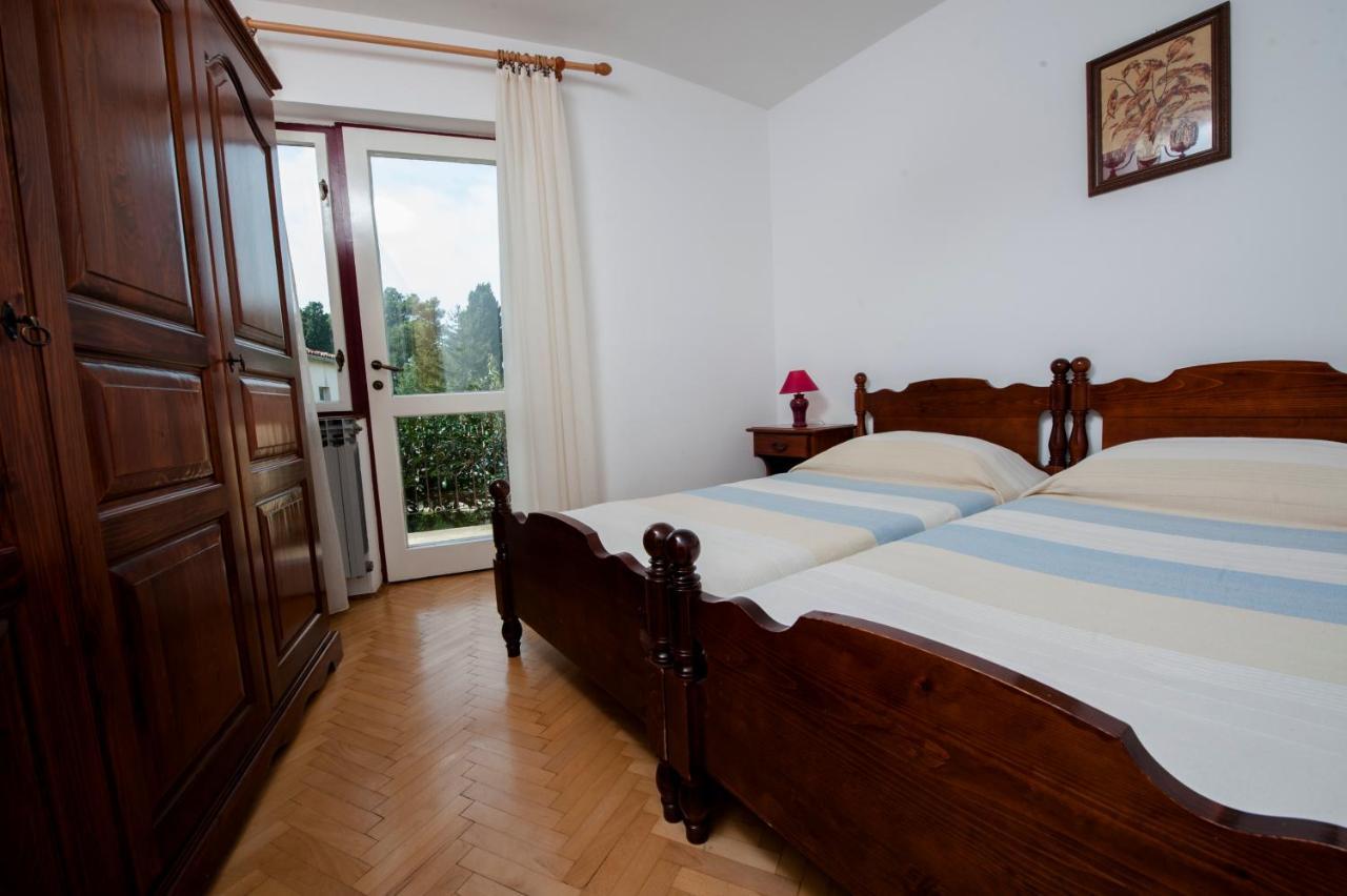 Apartments Val Mari - Laguna Ровин Екстериор снимка