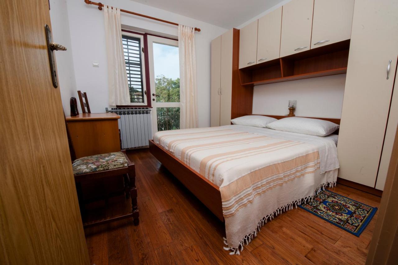 Apartments Val Mari - Laguna Ровин Екстериор снимка