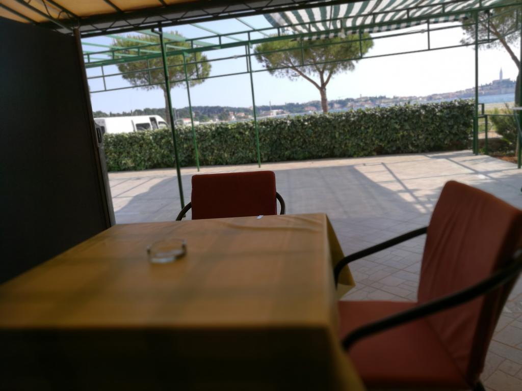 Apartments Val Mari - Laguna Ровин Екстериор снимка