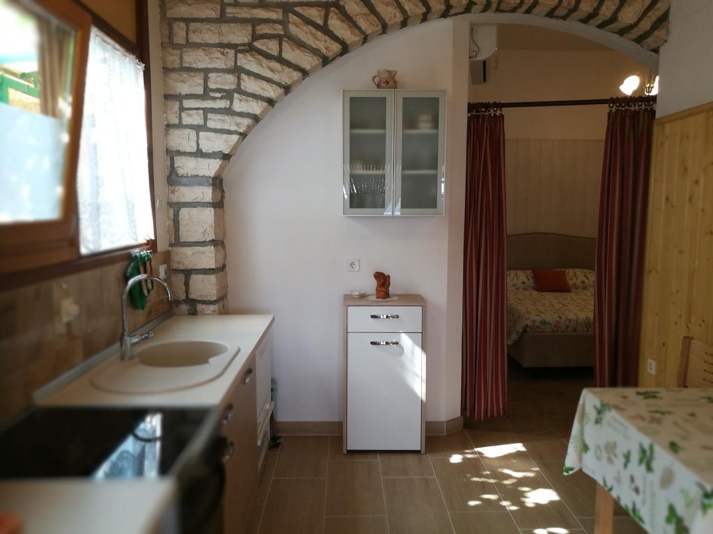 Apartments Val Mari - Laguna Ровин Екстериор снимка