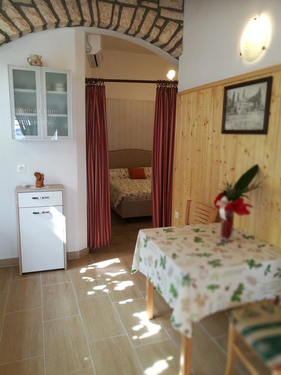 Apartments Val Mari - Laguna Ровин Екстериор снимка